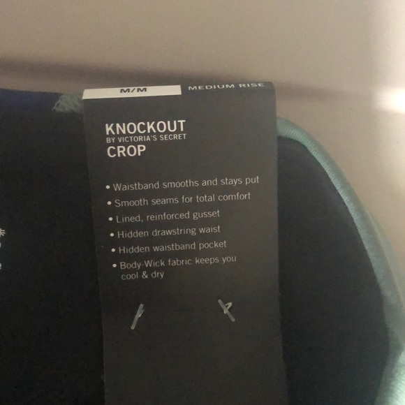 NWT Victoria’s Secret sport knock out crops Sz m - Picture 7 of 8